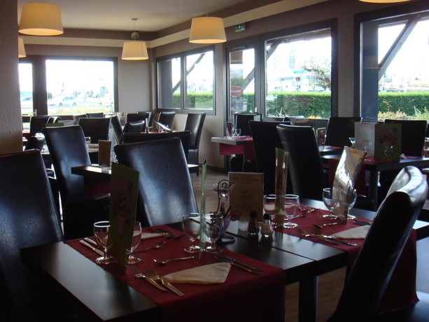 Imagen del bar/restaurante del Hotel Inn Design Poitiers. Foto 2