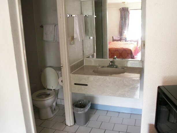Imagen de la habitación del Hotel Inn Of Knoxville. Foto 13