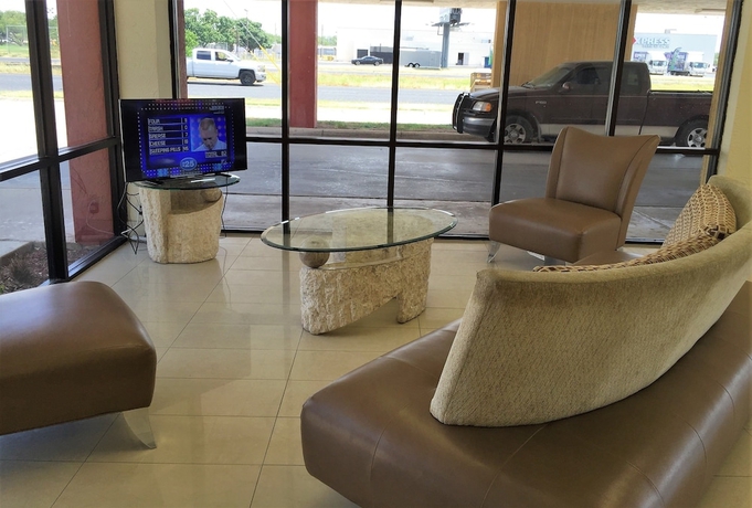 Imagen de los interiores del Hotel Inn Of The Conchos. Foto 16