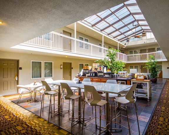 Imagen del bar/restaurante del Hotel Inn Off Capitol Park, Ascend Collection. Foto 3
