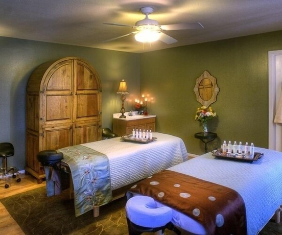 Imagen de los interiores del Hotel Inn On Barons Creek. Foto 16