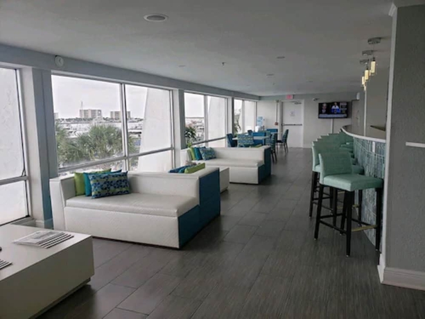 Imagen de los interiores del Hotel Inn On Destin Harbor. Foto 15
