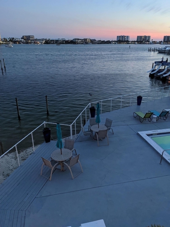 Imagen de la piscina del Hotel Inn On Destin Harbor. Foto 17