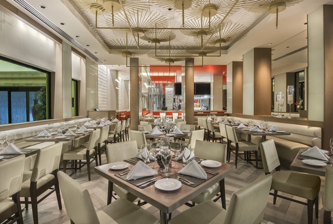 Imagen del bar/restaurante del Hotel Inn On Fifth. Foto 4