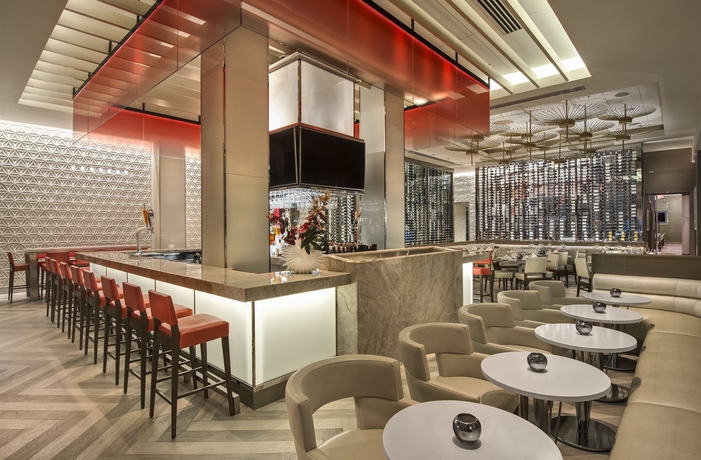 Imagen del bar/restaurante del Hotel Inn On Fifth. Foto 5