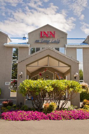 Imagen de los interiores del Hotel Inn On Long Lake. Foto 12
