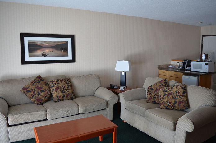 Imagen general del Hotel Inn On Long Lake. Foto 1