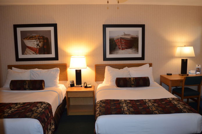Imagen general del Hotel Inn On Long Lake. Foto 2