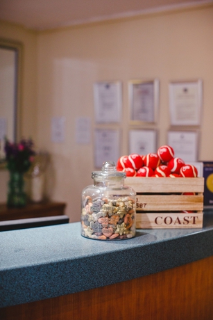 Imagen de los interiores del Hotel Inn On The Coast. Foto 10