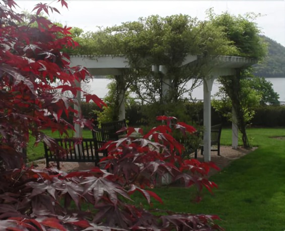 Imagen de los exteriores del Hotel Inn On The Hudson. Foto 16