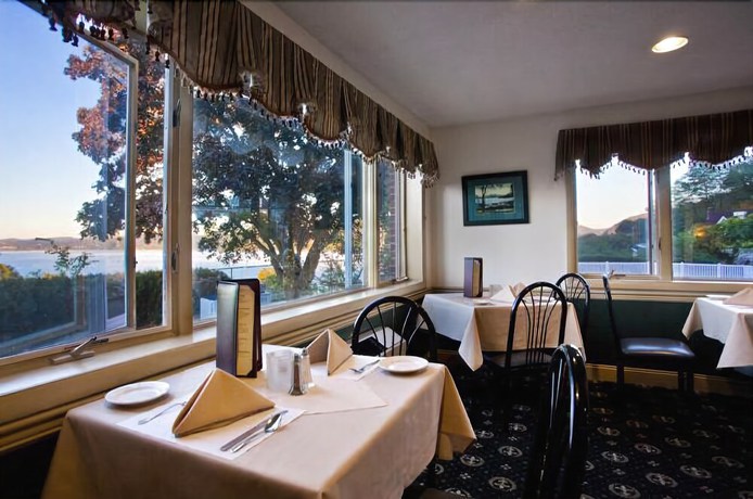 Imagen del bar/restaurante del Hotel Inn On The Hudson. Foto 8