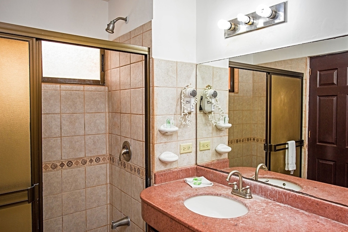 Imagen de la habitación del Hotel Inn On The Park. Foto 13