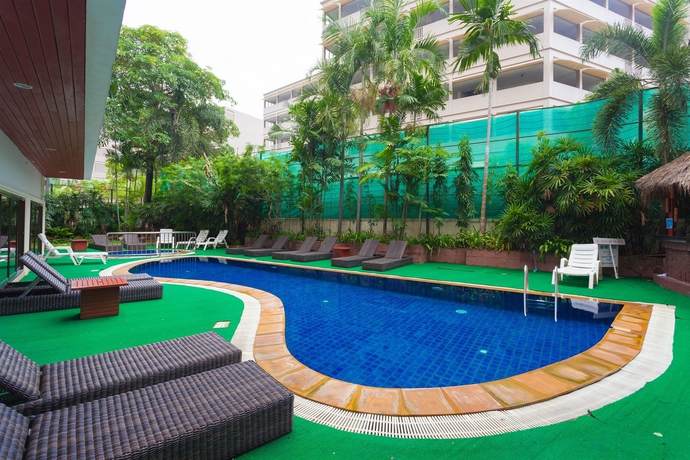 Imagen de la piscina del Hotel Inn Patong Beach Hotel, Phuket. Foto 12