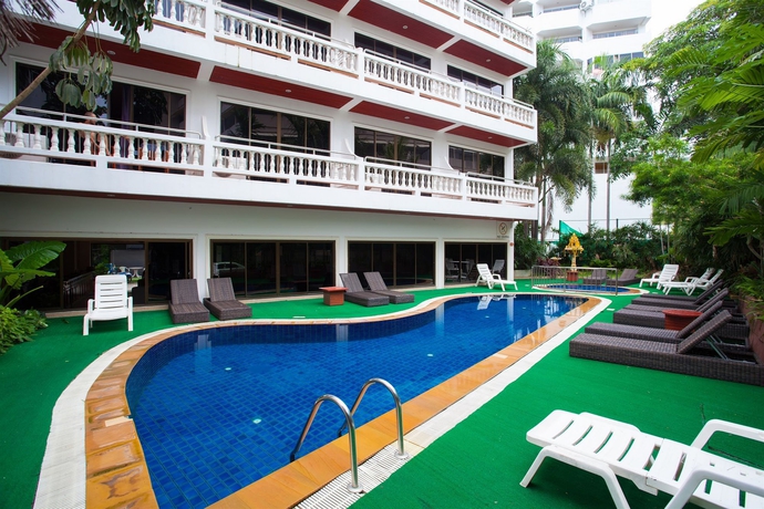 Imagen de la piscina del Hotel Inn Patong Beach Hotel, Phuket. Foto 14