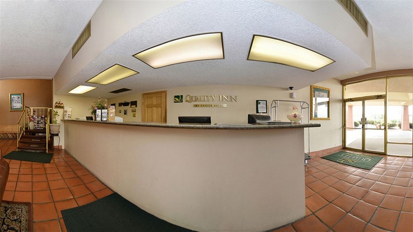 Imagen de los interiores del Hotel Inn Santa Fe. Foto 13