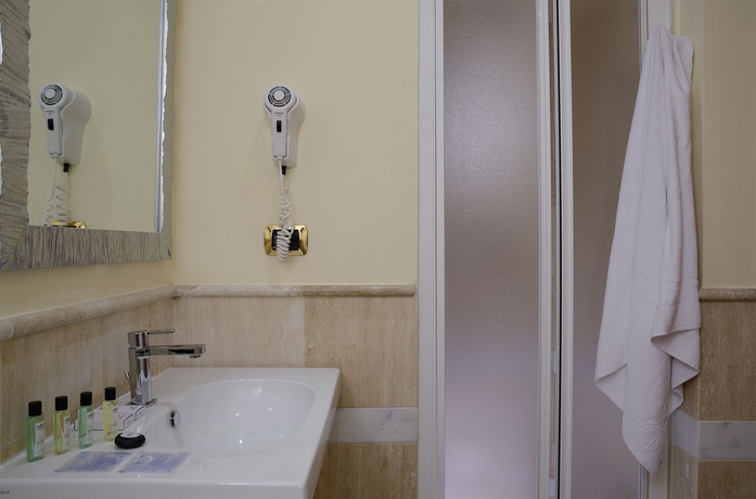 Imagen de la habitación del Hotel Inn Spagna. Foto 7