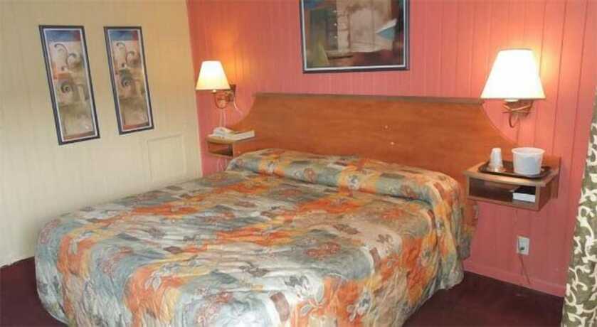 Imagen general del Hotel Inn Towne Motel, Columbus. Foto 9