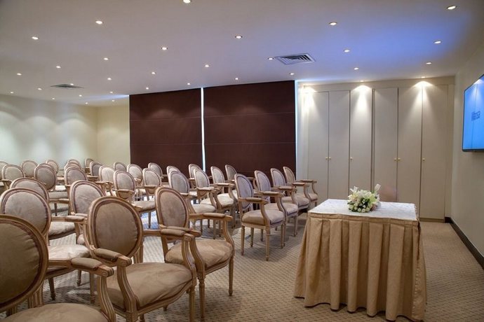 Imagen de los interiores del Hotel Inn and Go Kuwait Plaza. Foto 10