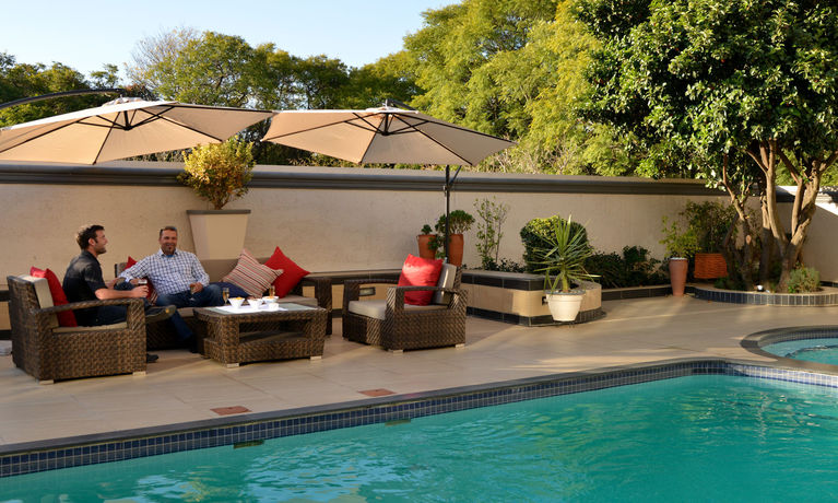Imagen de los exteriores del Hotel Inn and Out Plus Craighall. Foto 11