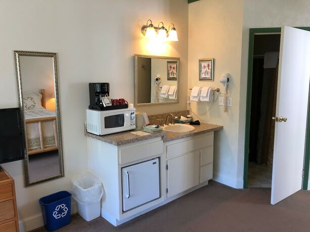 Imagen de la habitación del Hotel Inn at Arch Rock. Foto 15