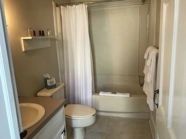 Imagen de la habitación del Hotel Inn at Millrace Pond. Foto 11