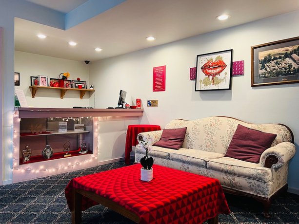 Imagen de los interiores del Hotel Inn of the Dove - Luxury Romantic Suites with Jacuzzi and Fireplace at Harrisburg-Hershey. Foto 18