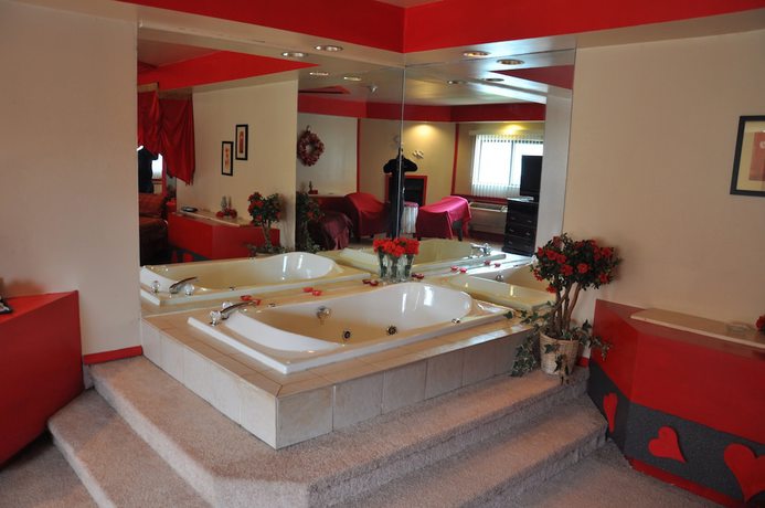 Imagen de la habitación del Hotel Inn of the Dove - Luxury Romantic Suites with Jacuzzi and Fireplace at Harrisburg-Hershey. Foto 13