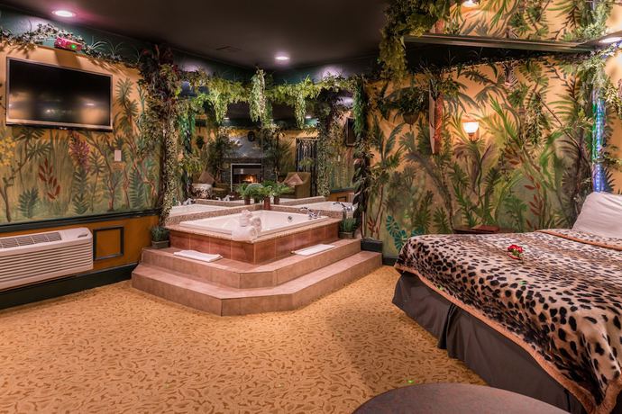 Imagen de la habitación del Hotel Inn of the Dove Romantic Suites with Jetted Tub and Fireplace. Foto 6