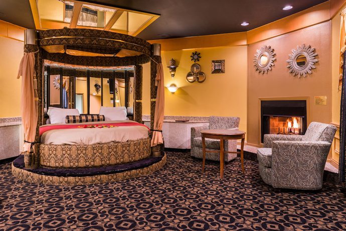 Imagen de la habitación del Hotel Inn of the Dove Romantic Suites with Jetted Tub and Fireplace. Foto 11