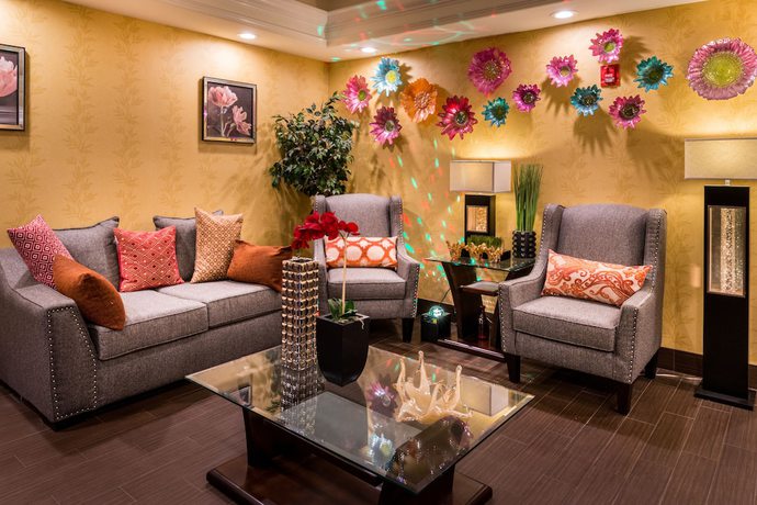 Imagen de los interiores del Hotel Inn of the Dove Romantic Suites with Jetted Tub and Fireplace. Foto 20