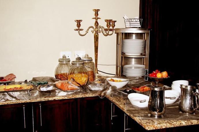 Imagen del bar/restaurante del Hotel InnJoy Boutique. Foto 3