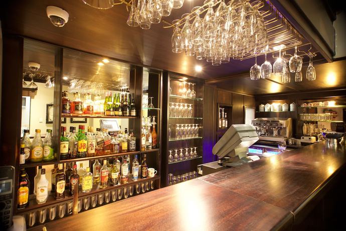 Imagen del bar/restaurante del Hotel InnJoy Boutique. Foto 7