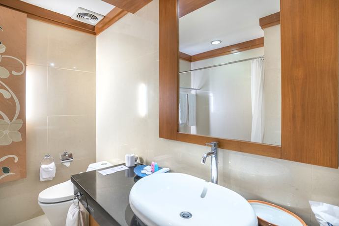 Imagen de la habitación del Hotel Inna Bali Beach Resort. Foto 11