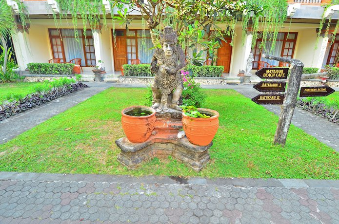 Imagen de los exteriores del Hotel Inna Sindhu Beach. Foto 12