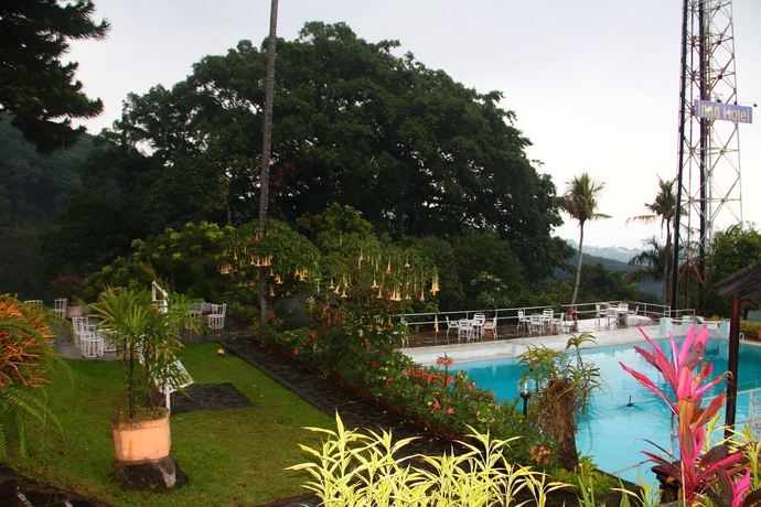 Imagen de la piscina del Hotel Inna Tretes. Foto 15