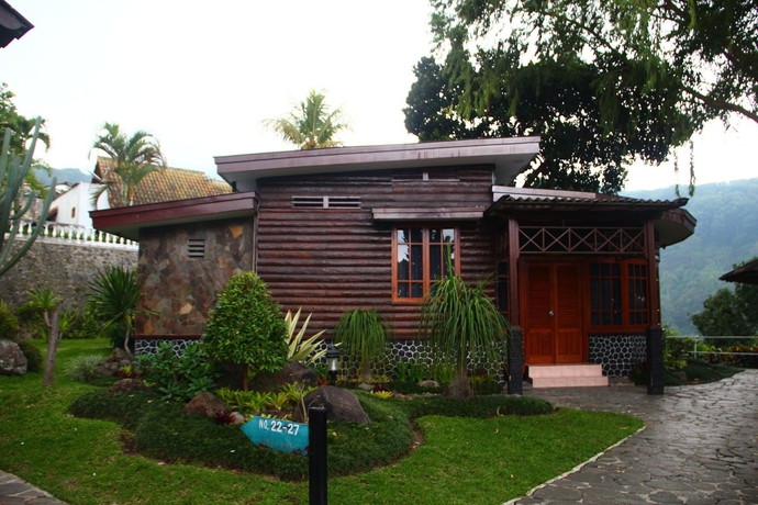 Imagen de los exteriores del Hotel Inna Tretes. Foto 11