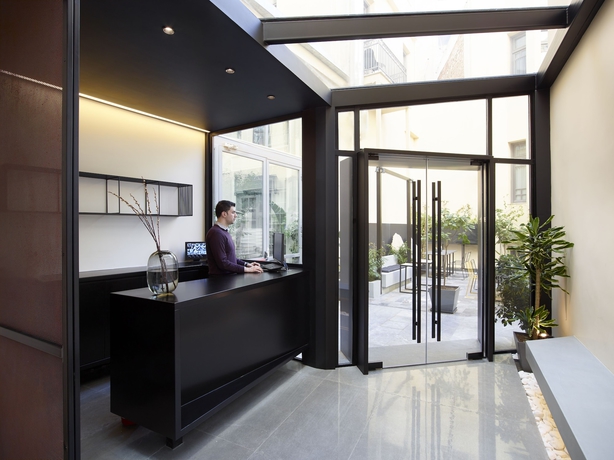 Imagen de los interiores del Hotel Innathens. Foto 19
