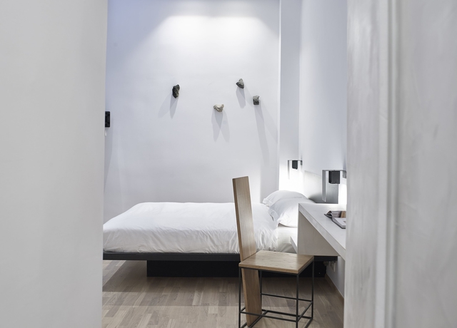 Imagen de la habitación del Hotel Innathens. Foto 12