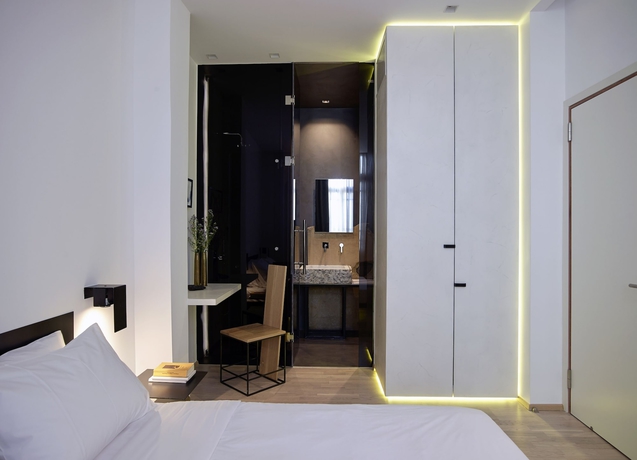 Imagen de la habitación del Hotel Innathens. Foto 14