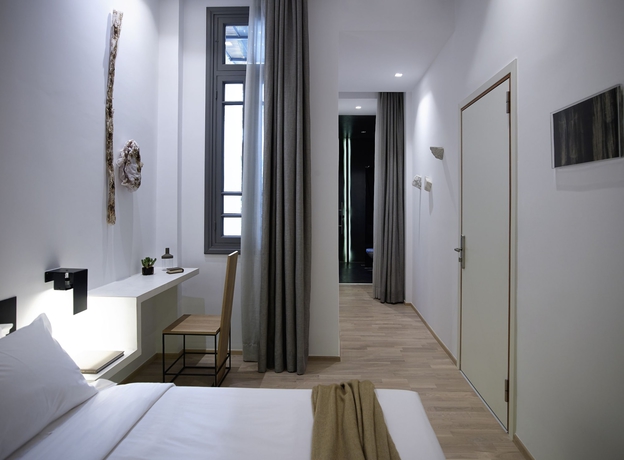 Imagen de la habitación del Hotel Innathens. Foto 15
