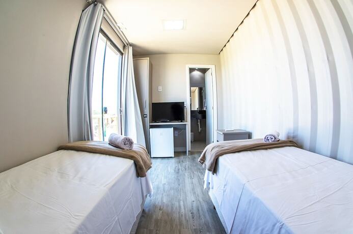 Imagen general del Hotel Innbox - Praia Do Rosa - Hostel. Foto 5