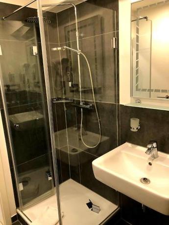 Imagen de la habitación del Hotel Innception. Foto 11