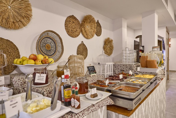 Imagen del bar/restaurante del Hotel Inner Rupit - Adults Only. Foto 2