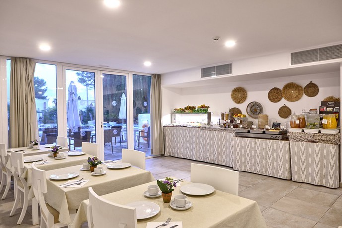 Imagen del bar/restaurante del Hotel Inner Rupit - Adults Only. Foto 4