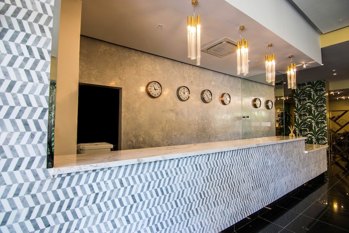 Imagen de los interiores del Hotel Innfiniti and Suites. Foto 11