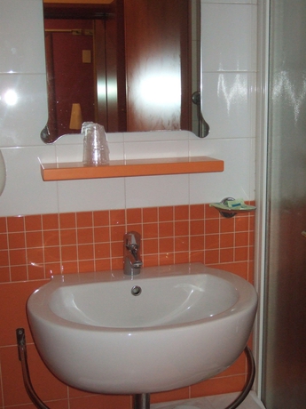 Imagen de la habitación del Hotel Innocenti. Foto 3