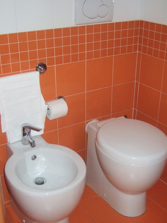 Imagen de la habitación del Hotel Innocenti. Foto 4