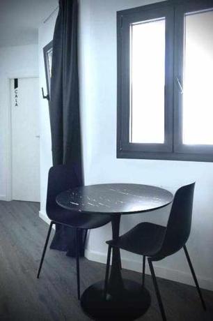 Imagen de la habitación del Hotel Innova Spaces Alicante. Foto 12