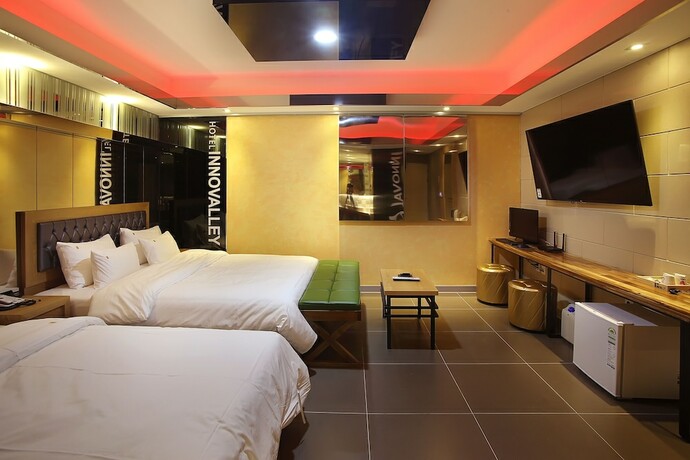 Imagen de la habitación del Hotel Innovalley. Foto 17