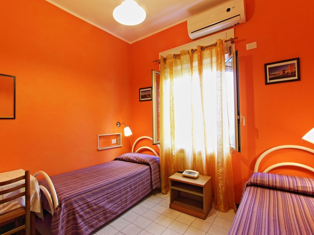 Imagen de la habitación del Hotel Innpiero Taormina. Foto 4